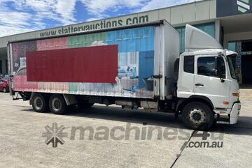 2014 UD PK17 280 6x2 Curtainsider