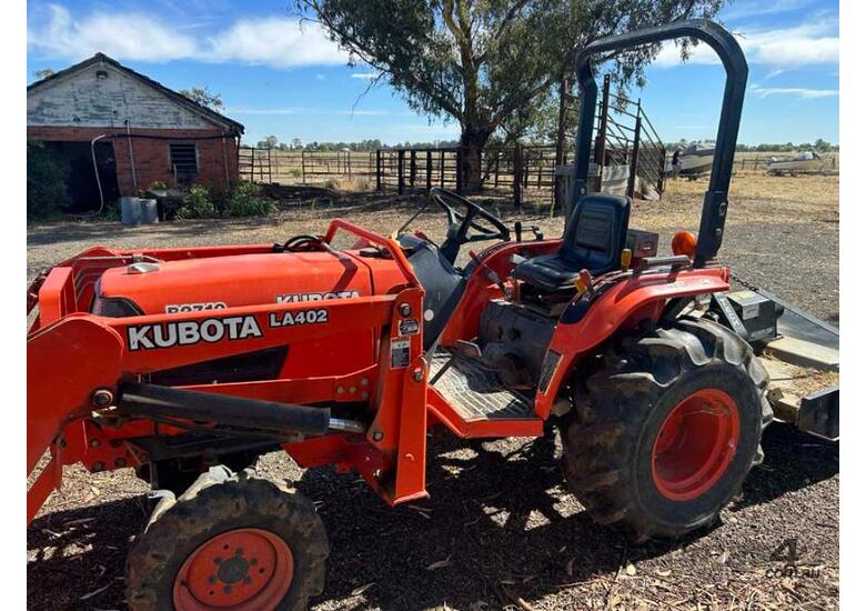 Kubota B2710 Tractor