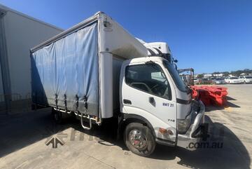 2009 Hino 300 2 716 4x2 Curtainsider - Non Mobile