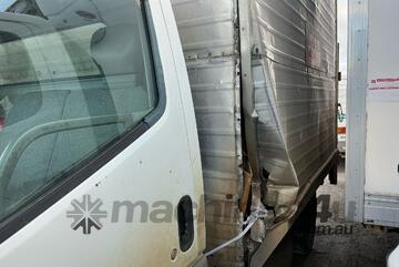 1998 Mitsubishi Canter Pantech