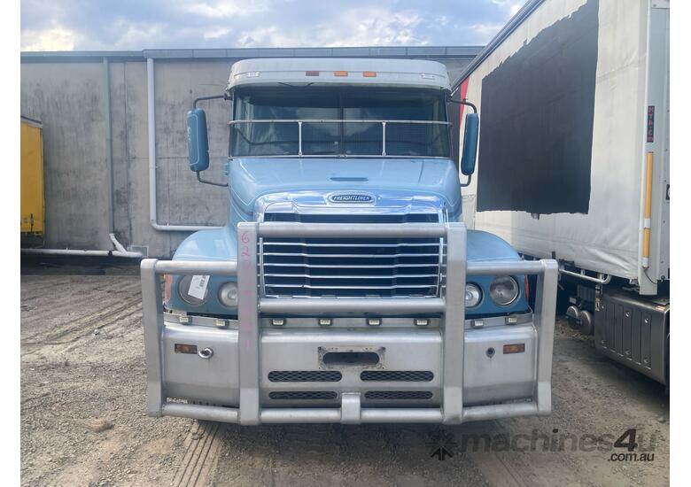 2004 Freightliner FLX C120 6x4 Sleeper Cab Prime Mover