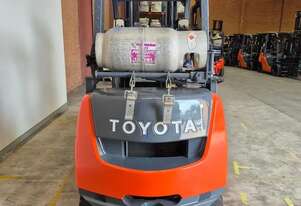 Toyota Used Forklift 2 ton DRIVE IN RACKING Compact Counterbalance