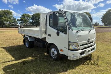 2025 Hino 616 AT 2810 WIDE TIP PRO Tipper