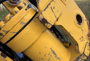 Excavator tilt hitch Komatsu Powertilt (3000 hours)