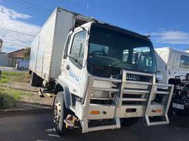 2006 Isuzu FVM 1400 Long Pantech - picture1' - Click to enlarge