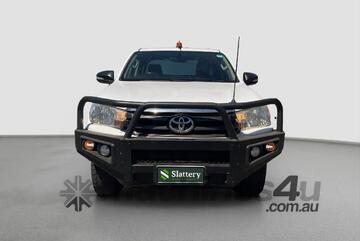 Toyota 2017   Hilux SR Diesel