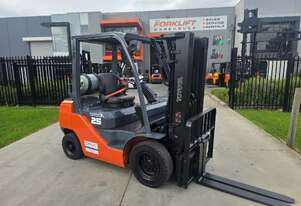 Toyota 2.5T Forklift Container Mast (Unit#:U1019)