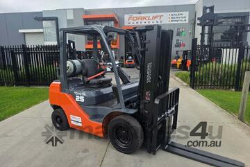 Toyota 2.5T Forklift Container Mast (Unit#:U1019)