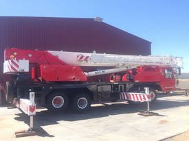 2011 ZOOMLION QY40 MOBILE HYDRAULIC TRUCK CRANE - picture1' - Click to enlarge