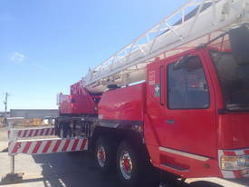 2011 ZOOMLION QY40 MOBILE HYDRAULIC TRUCK CRANE - picture2' - Click to enlarge
