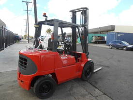 NISSAN Forklift  4 TON 4500mm Lift Side Shift  - picture0' - Click to enlarge