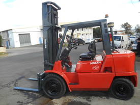 NISSAN Forklift  4 TON 4500mm Lift Side Shift  - picture1' - Click to enlarge