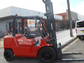 NISSAN Forklift  4 TON 4500mm Lift Side Shift  - picture2' - Click to enlarge