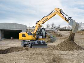 Liebherr A 918 Litronic Wheeled Excavator - picture2' - Click to enlarge