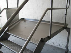 Large Raised Platform Stainless Steel - 0.94 - picture1' - Click to enlarge