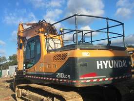 hyundai excavator  - picture0' - Click to enlarge