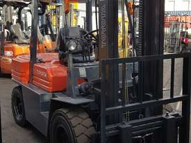 Toyota 5FD35 Diesel Forklift 3.5 Ton Refurbished - picture1' - Click to enlarge