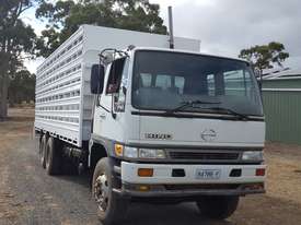 Hino FM 2001 6x4 axle grouping Truck & cattle/shee - picture0' - Click to enlarge