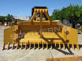Caterpillar D5N XL Bulldozer with Stick Rake & Spear DOZCATM - picture2' - Click to enlarge