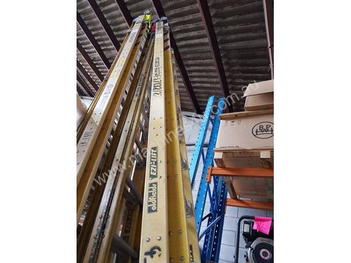 Fiberglass Extension Ladder Oldfields 5mt Closed 8.8 Extended Ezi Lift Ladders