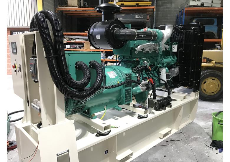 caption 280kW/350kVA 3 Phase Skidmounted Diesel Generator. Cummins Engine.