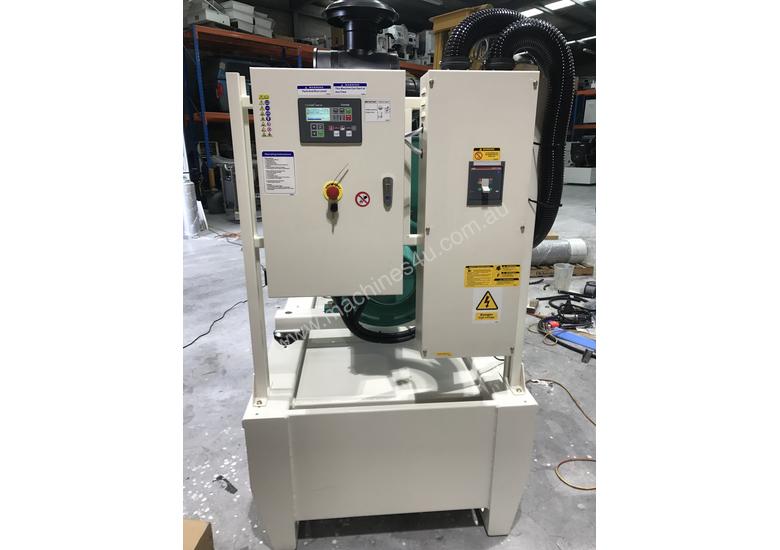 caption 280kW/350kVA 3 Phase Skidmounted Diesel Generator. Cummins Engine.