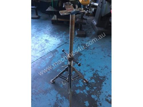 Pipe Stand Welders Height Adjustable Tristand 1800kg Heavy Duty Foldable and Compact