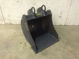 UNUSED 400MM BUCKET WITH BLANK HOOKUPS SUIT 1-2T EXCAVATOR D953 - picture0' - Click to enlarge