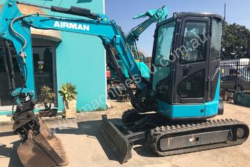 4.0 Tonne Excavator with Buckets & Ripper for  