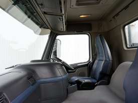 2006 Volvo FM13 Automatic Day Cab Prime Mover - picture2' - Click to enlarge