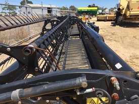 New Holland CR9090 Header(Combine) Harvester/Header - picture1' - Click to enlarge