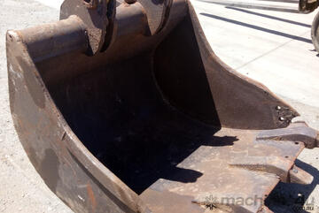 Custom 1200mm rock bucket Bucket-Rock Attachments