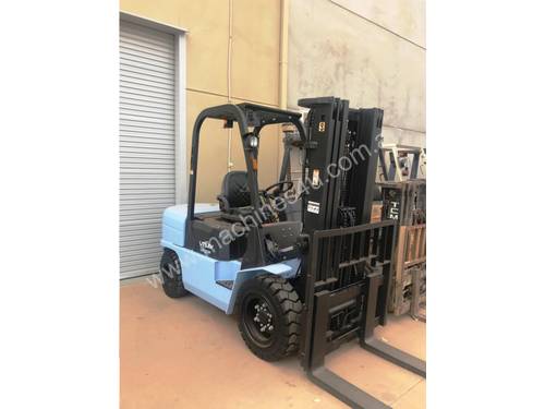Utilev UT30P Diesel Forklift