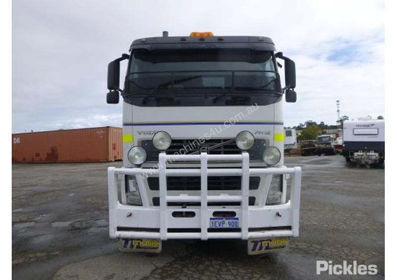caption 2005 Volvo FH12