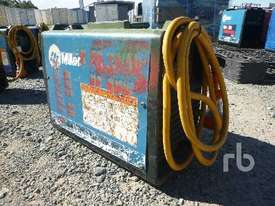 MILLER ELECTRIC MAXSTAR 200DX Welder - picture0' - Click to enlarge