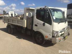 2013 Hino 300 917 - picture0' - Click to enlarge