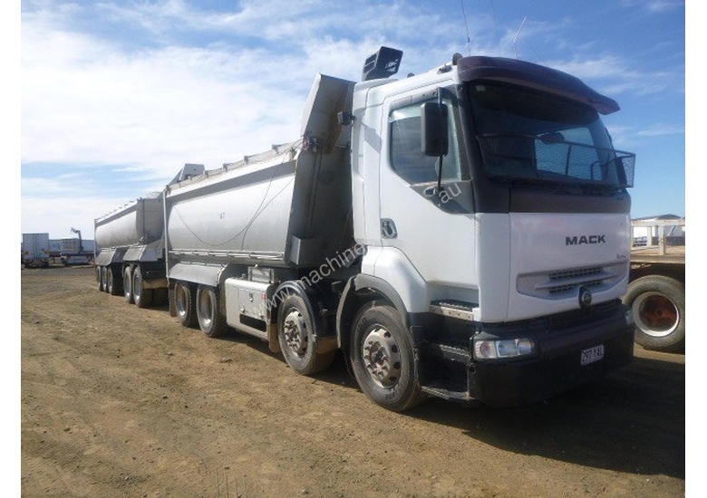 caption Mack QANTUM Tipper Truck