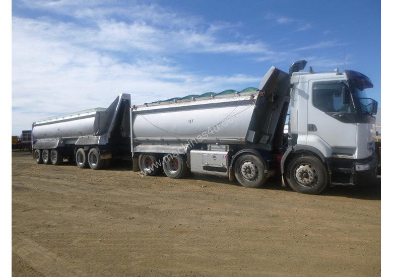 caption Mack QANTUM Tipper Truck