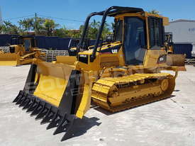 Caterpillar D5G Bulldozer Stick rake fitted DOZCATG - picture0' - Click to enlarge