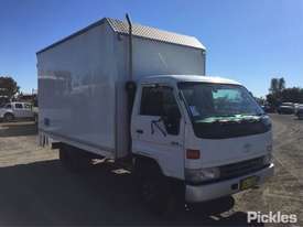 2000 Toyota Dyna 200 - picture0' - Click to enlarge
