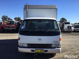 2000 Toyota Dyna 200 - picture1' - Click to enlarge