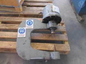 Broom&wade Rivet Machine - picture0' - Click to enlarge