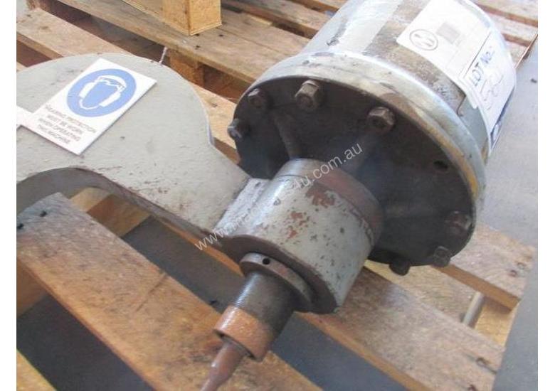 caption Broom&wade Rivet Machine