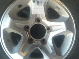 Unknown 16 . 5 Stud Rims