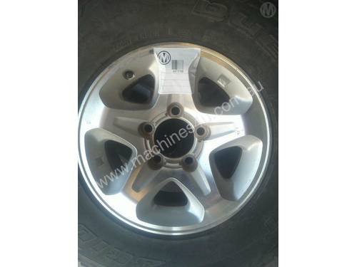 Unknown 16 . 5 Stud Rims