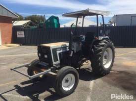 Ford New Holland 4135 - picture2' - Click to enlarge