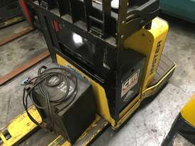 Hyster B80Z Battery Electric Pallet Truck - picture1' - Click to enlarge