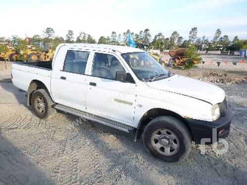 MITSUBISHI TRITON Ute