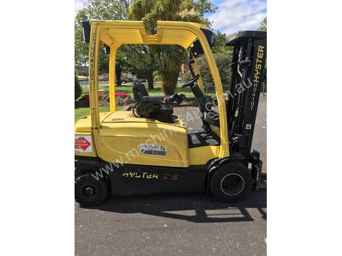 2.5T 4 Wheel Battery Electric Forklift