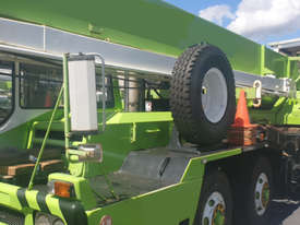 Kato NK250V Truck Crane - picture1' - Click to enlarge